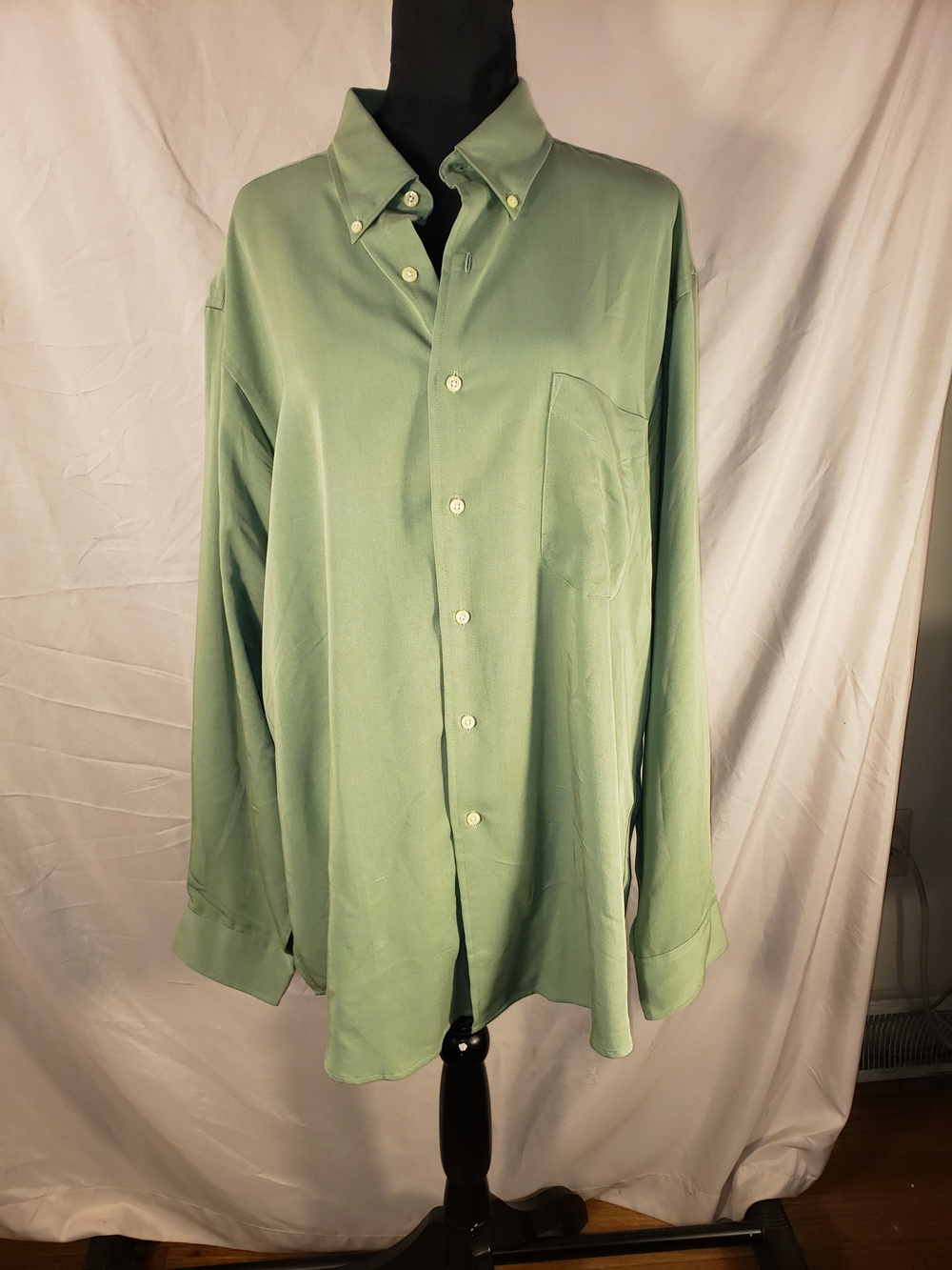 Arrow Men's Button-Down Dress Shirt in Light Green - 17.5 34/35